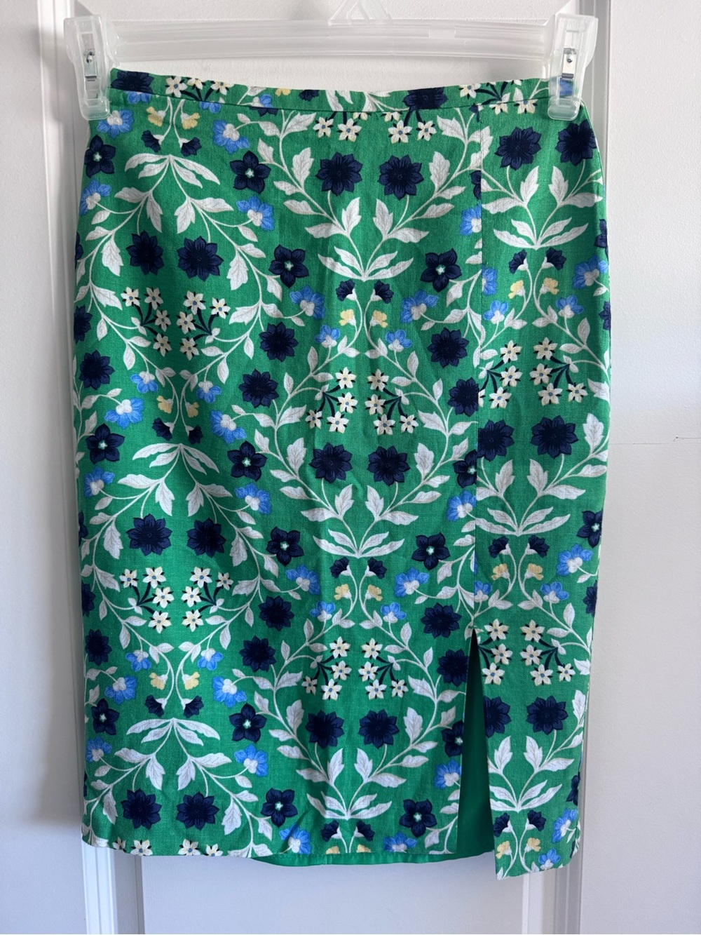 Ann Taylor Green Floral linen blend Pencil Skirt with Navy and White Accents